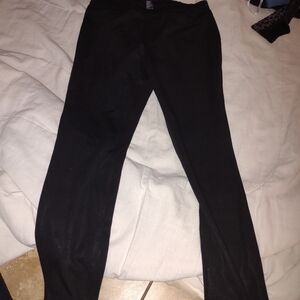 HUE Classic Black Leggings